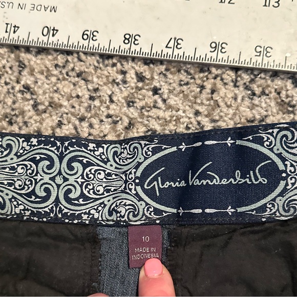 Gloria Vanderbilt Jean Shorts Cuff Stretch Double Button Dark Wash SIZE 10/30 - Picture 11 of 16